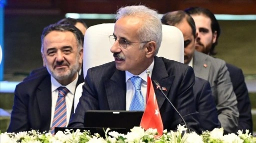 Bakan Uraloğlu: Türkiye'nin stratejik konumunu, 300 milyar dolarlık yatırımla daha da güçlendir