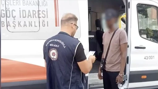 Bakan Yerlikaya: Ülke genelindeki denetimlerde 32 göçmen kaçakçılığı organizatörü yakalandı