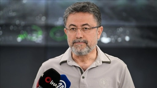 Bakan Yumaklı: 28'i ormanlık alanda, 48'i kırsal alanda olmak üzere 76 yangınla mücadele e
