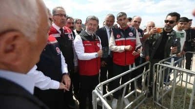 Bakan Yumaklı, Kars'ta başlayan G&uuml;venli Elektronik K&uuml;pe İzleme Sistemi'ni tanıttı