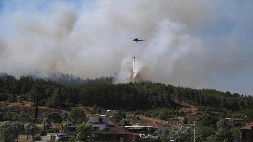Bakan Yumaklı: Menderes ve Seferihisar'daki orman yangınlarının enerjisi düşürüldü