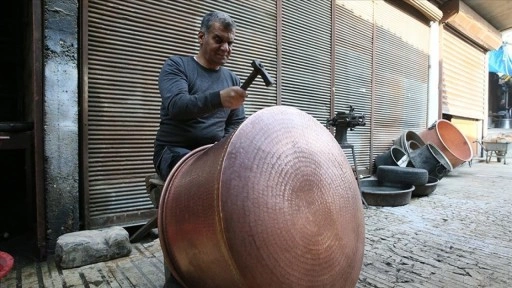 Bakırcılığın Kahramanmaraş'taki son temsilcileri mesleği yaşatmaya çalışıyor