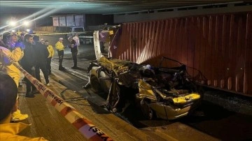 Bakırköy'de üzerine tır devrilen otomobildeki 4 kişinin ölümüne ilişkin kazada sürücüye dava aç