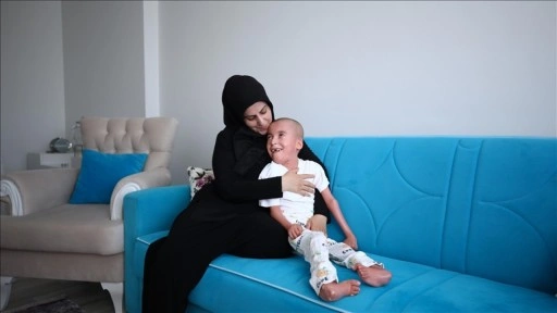 Balık pulu hastası bir oğlunu kaybeden anne, ömrünü diğer hasta evladına adadı