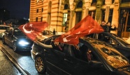 Balkanlar'da halk oylaması sonuçları kutlanıyor