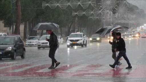 Balkanlar'da şiddetli yağışlar sellere neden oldu