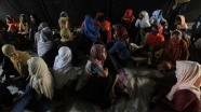 Bangladeş'te ailelerine kavuşmak isteyen Arakanlı kadınlar açlık grevinde