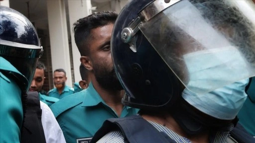 Bangladeş'te idam mahkumu eski Başbakan ve yeğenine yolsuzluktan hapis cezası