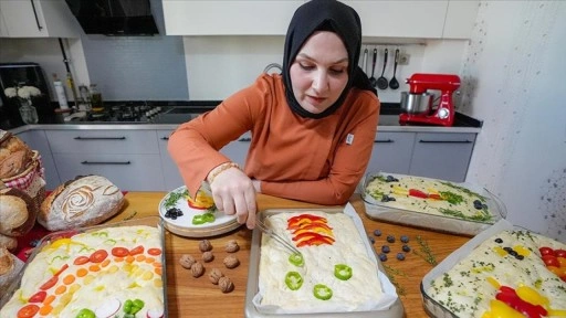 Bankacılığı bırakan Diyarbakırlı şef ekmeği sanatla buluşturdu