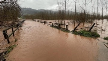 Bartın'da sağanak ve eriyen kar taşkına sebep oldu