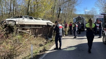 Bartın'da yolcu minibüsü devrildi, 1 çocuk öldü, 10 kişi yaralandı