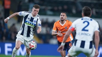 Başakşehir, Kasımpaşa'yı 4 golle ge&ccedil;ti