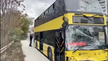 Başakşehir'de kaza yapan İETT otobüsünün sürücüsü yaralandı