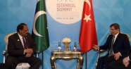 Başbakan Davutoğlu, Pakistan Cumhurbaşkanı Hüseyin ile görüştü