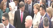 Başbakan Davutoğlu ve Avrupalı liderler, Suriyelilerle buluştu