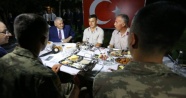 Başbakan Yıldırım askerlerle iftar yaptı