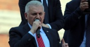 Başbakan Yıldırım, demokrasi mitingine katılan Lefkoşalılara seslendi