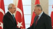 Başbakan Yıldırım Kılıçdaroğlu'nu tebrik etti