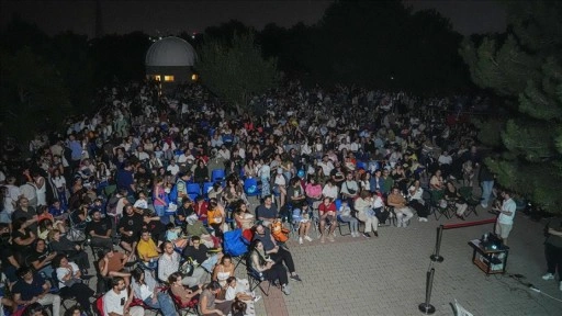 Başkent'te astronomi meraklıları meteor yağmurunu izlemek için rasathanede buluştu