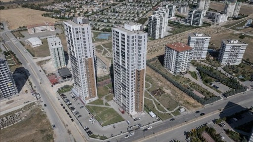 Başkentte 26 katlı binadaki yangına ilişkin incelemeler sürüyor