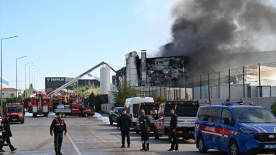 Başkentte boya fabrikasında &ccedil;ıkan yangın s&ouml;nd&uuml;r&uuml;ld&uuml;
