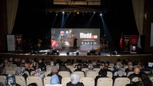 Başkentte "Medd-Up" sahne g&ouml;sterisi izleyiciyle buluştu