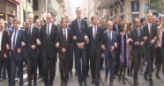 Başkonsoloslardan İstanbul'da teröre karşı kol kola yürüyüş