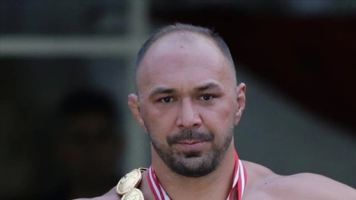 Başpehlivan Ali Gürbüz, özür diledi