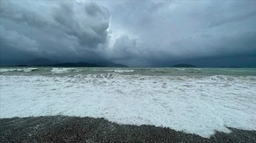 Batı Akdeniz'de fırtına uyarısı