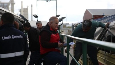 Batı illerine g&ouml;nderilen kurbanlıklar Erzurum'da sıkı kontrolden ge&ccedil;iriliyor