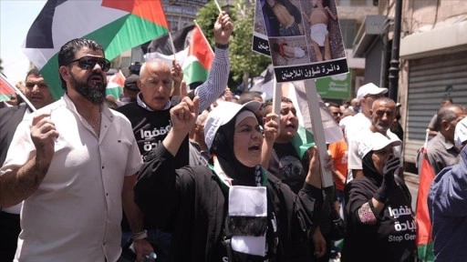 Batı Şeria'da binlerce Filistinli Gazze'deki soykırımı protesto etti