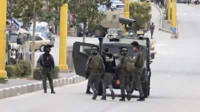 Batı Şeria'da Kurban Bayramı'nın ilk g&uuml;n&uuml; İsrailliler ara&ccedil; ve evi ateşe verdi, askerler 4