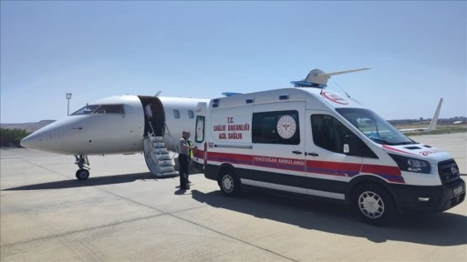 Batman'da ambulans uçak 33 günlük bebek için havalandı