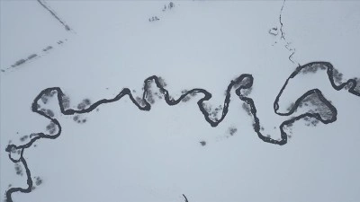 Bayburt'ta menderesler karla kaplandı