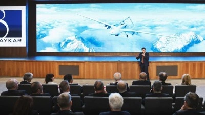 Baykar Y&ouml;netim Kurulu Başkanı Sel&ccedil;uk Bayraktar, NATO parlamenterlerine KIZILELMA'yı anlattı