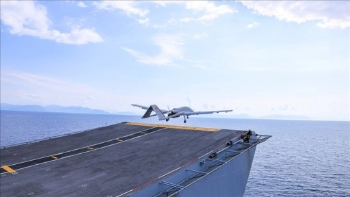 Bayraktar TB3, TCG Anadolu'daki testlerinde 100 sortiyi tamamladı