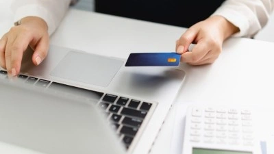Bayram hazırlıkları ve tatil planları e-ticarette alışverişi canlandırdı