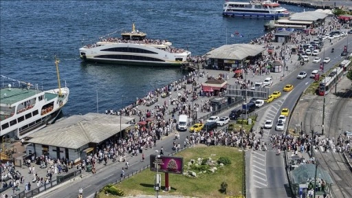 Bayramın üçüncü günü İstanbul'da ziyaretçi yoğunluğu