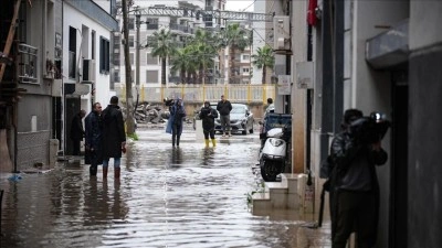 Bazı illerde etkili olan sağanak, hayatı olumsuz etkiledi