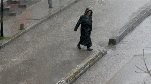 Bazı illerde sağanak ve dolu etkili oldu