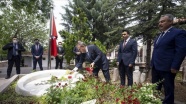 BBP Genel Başkanı Destici, Muhsin Yazıcıoğlu'nun kabrini ziyaret etti