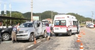 Bebek taşıyan ambulans ile kamyonet çarpıştı: 4 yaralı