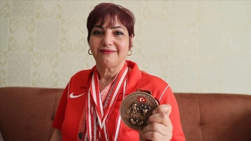 Bedensel engelli milli bilek güreşçi Gülçin Savun, dünya şampiyonasına hazırlanıyor