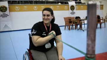Bedensel engelli milli bilek güreşçi Oya Aydın'ın hedefi dünya şampiyonluğu
