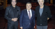 Behzat Uygur: Tiyatro, dizi sektörünün arkasında kalmaz
