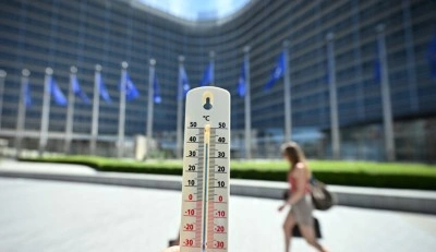 Bel&ccedil;ika'da aşırı sıcaklık ve şiddetli fırtına nedeniyle "turuncu alarm" verildi