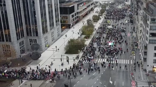 Belçika'da binlerce kişi Gazze'ye destek gösterisi düzenledi