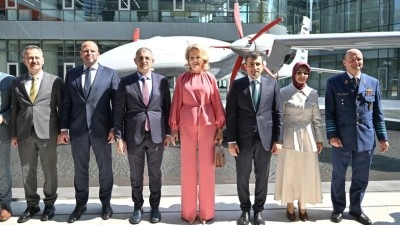 Bel&ccedil;ika Savunma Bakanı Francken'dan ziyaret ettiği Baykar'a &ouml;vg&uuml;