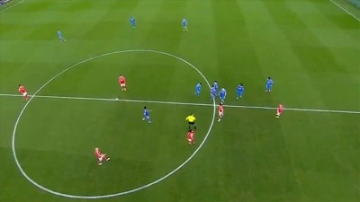 Benfica-Real Madrid ma&ccedil;ı ırk&ccedil;ılık iddiasıyla 10 dakika durdu