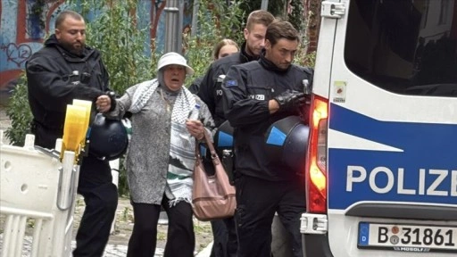 Berlin’de polis, Filistin’e destek yürüyüşün tamamlanmasına izin vermedi